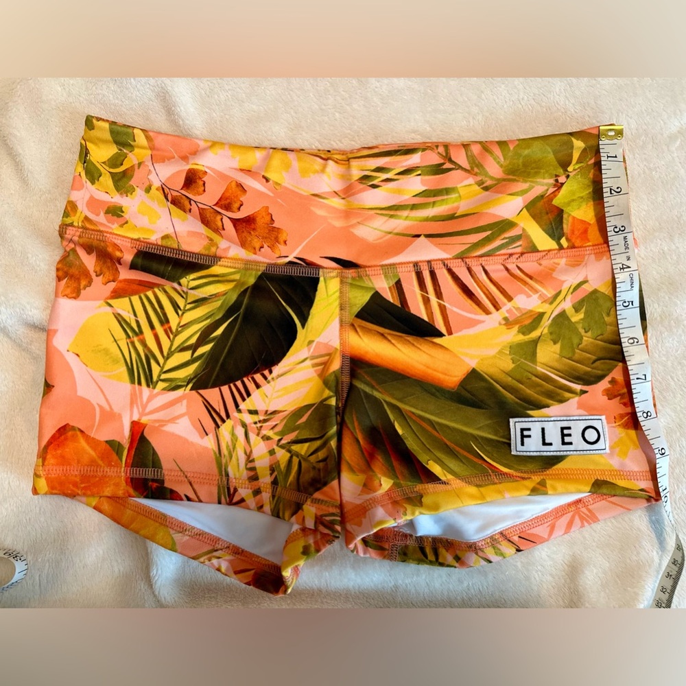 FLEO Shorts
